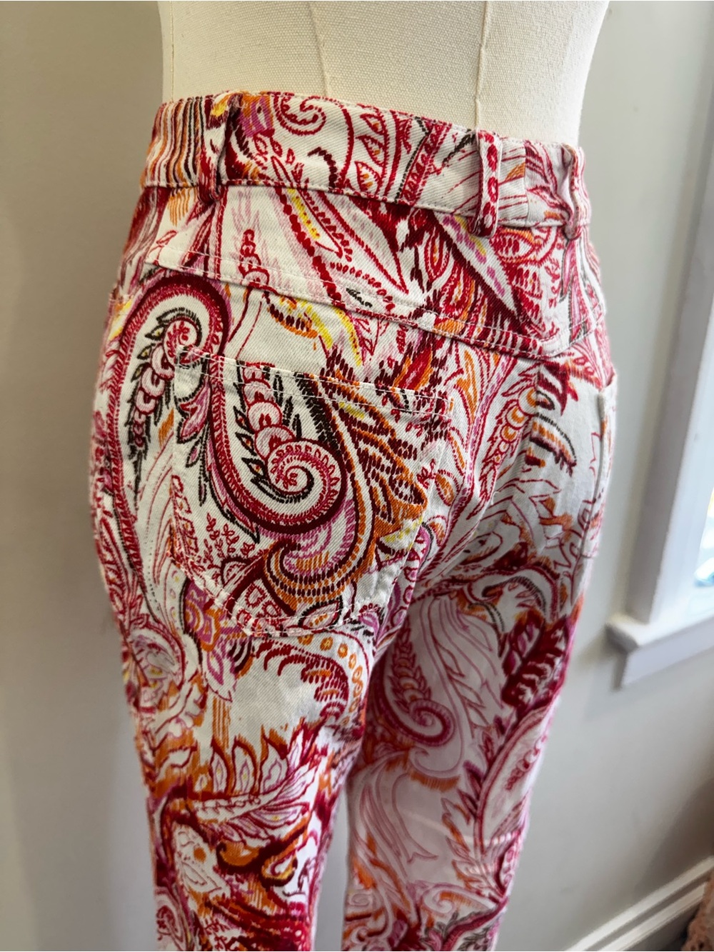 ST. JOHN SPORT BY MARIE GRAY STRAIGHT LEG PAISLEY PANTS | SIZE 2 | MADE IN USA - Picture 11 of 13